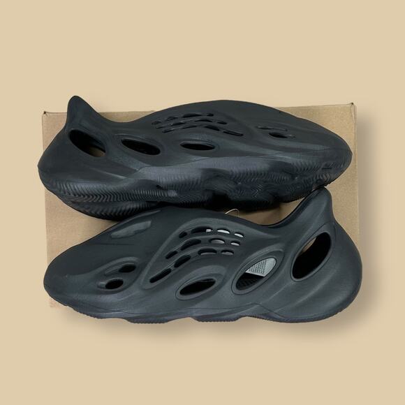 Adidas Yeezy Foam RNR Runners Onyx Black Shoes HP8730 Mens 11 - Picture 2 of 12